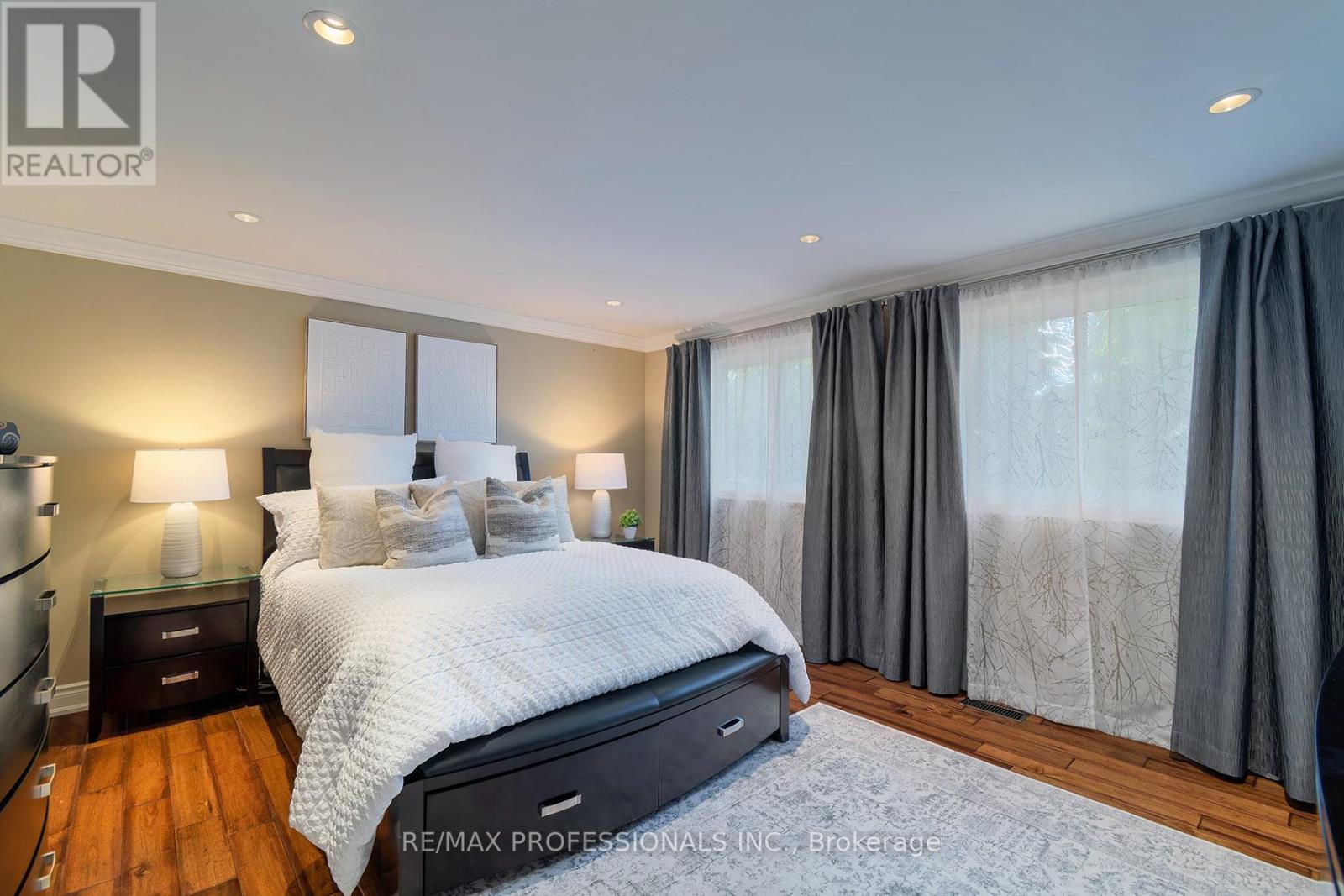 642 ROSEHEATH DRIVE - 20