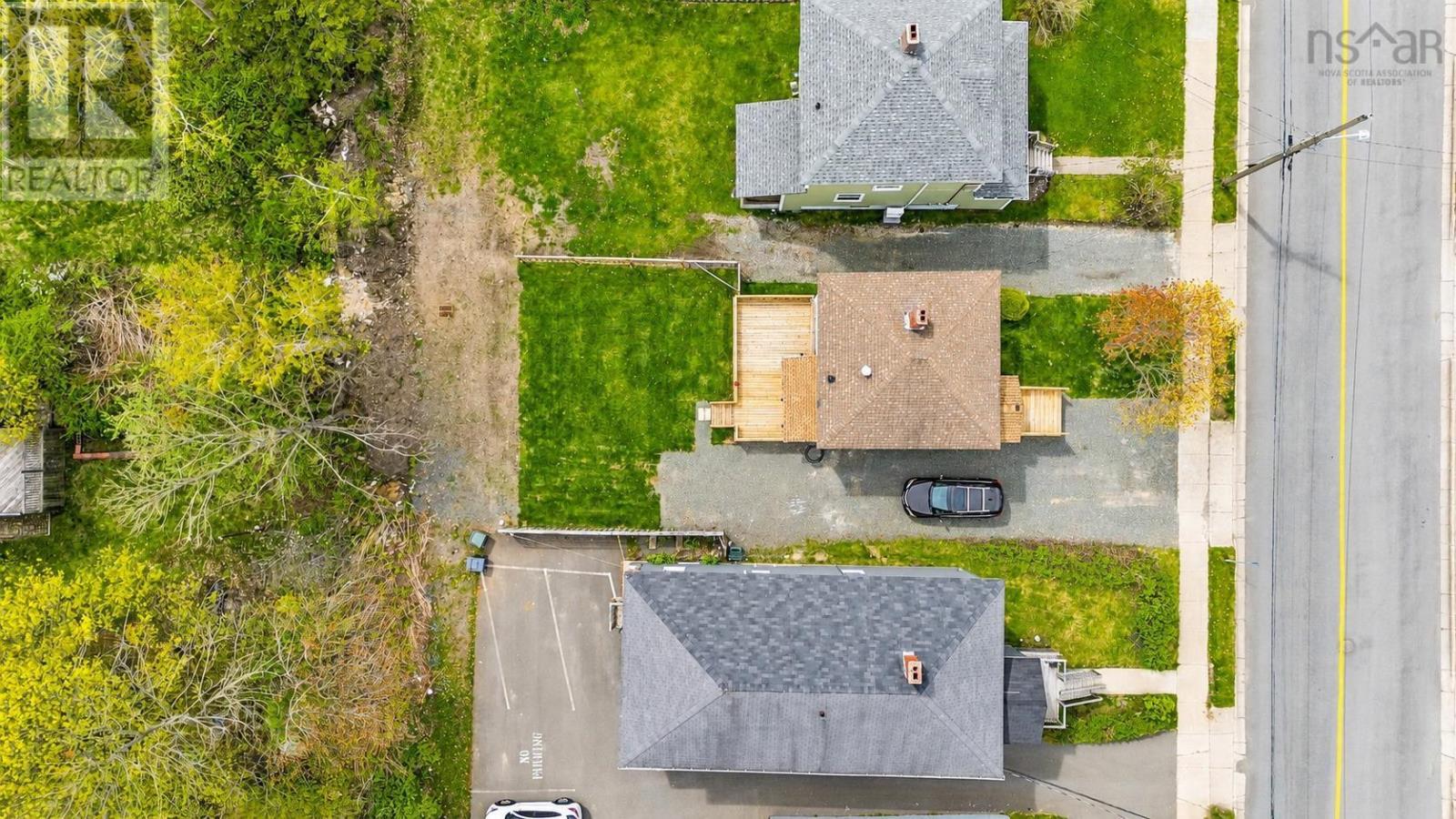 Property 32 of 43 of 446 Whitney Avenue