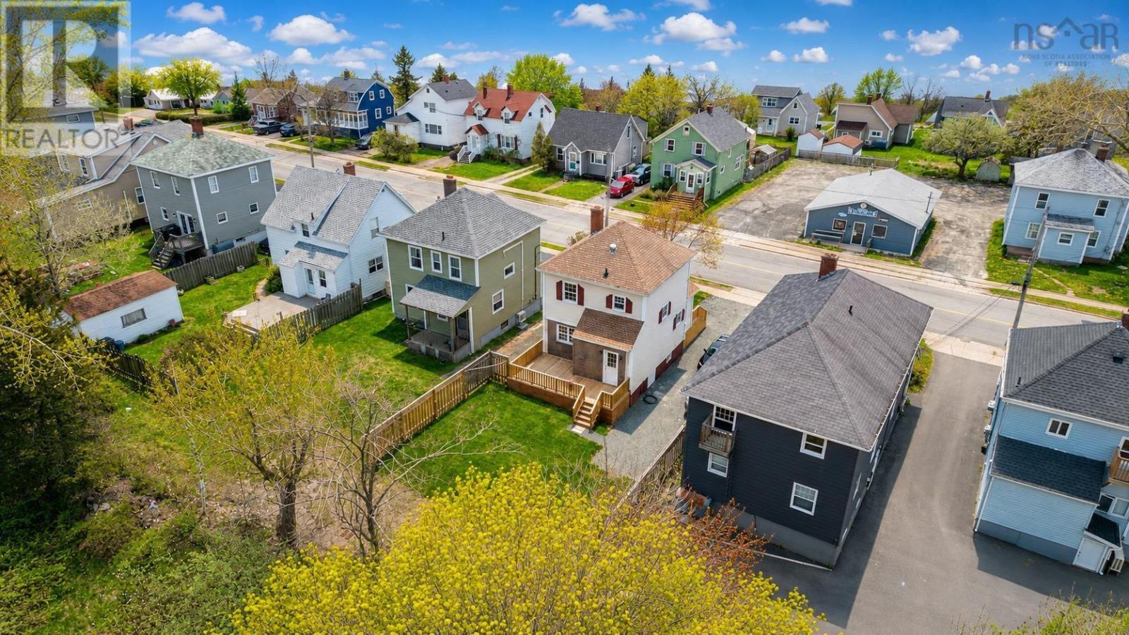 Property 39 of 43 of 446 Whitney Avenue