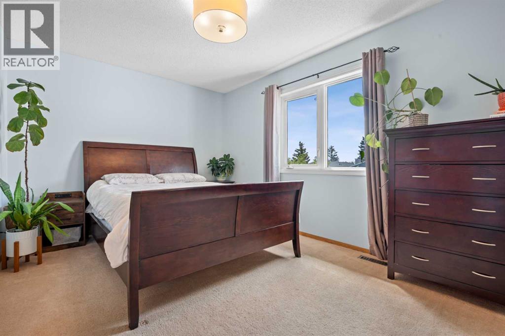 63 Falmere Way NE - 24