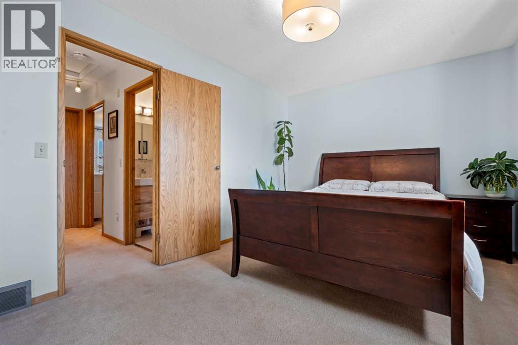 63 Falmere Way NE - 23