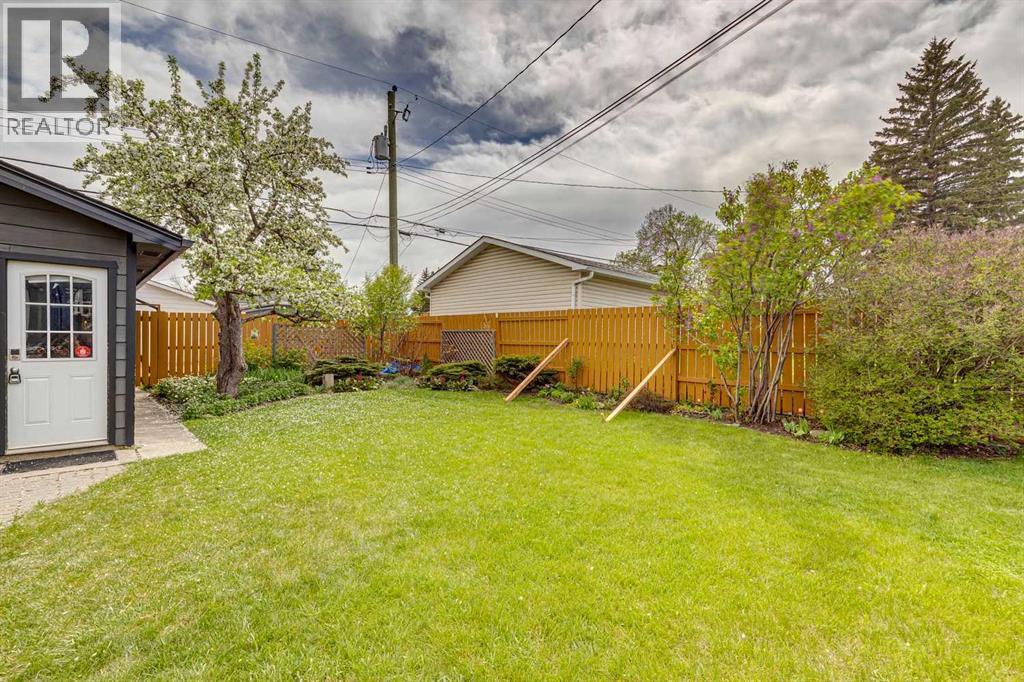 10651 Shillington Crescent SW - 45