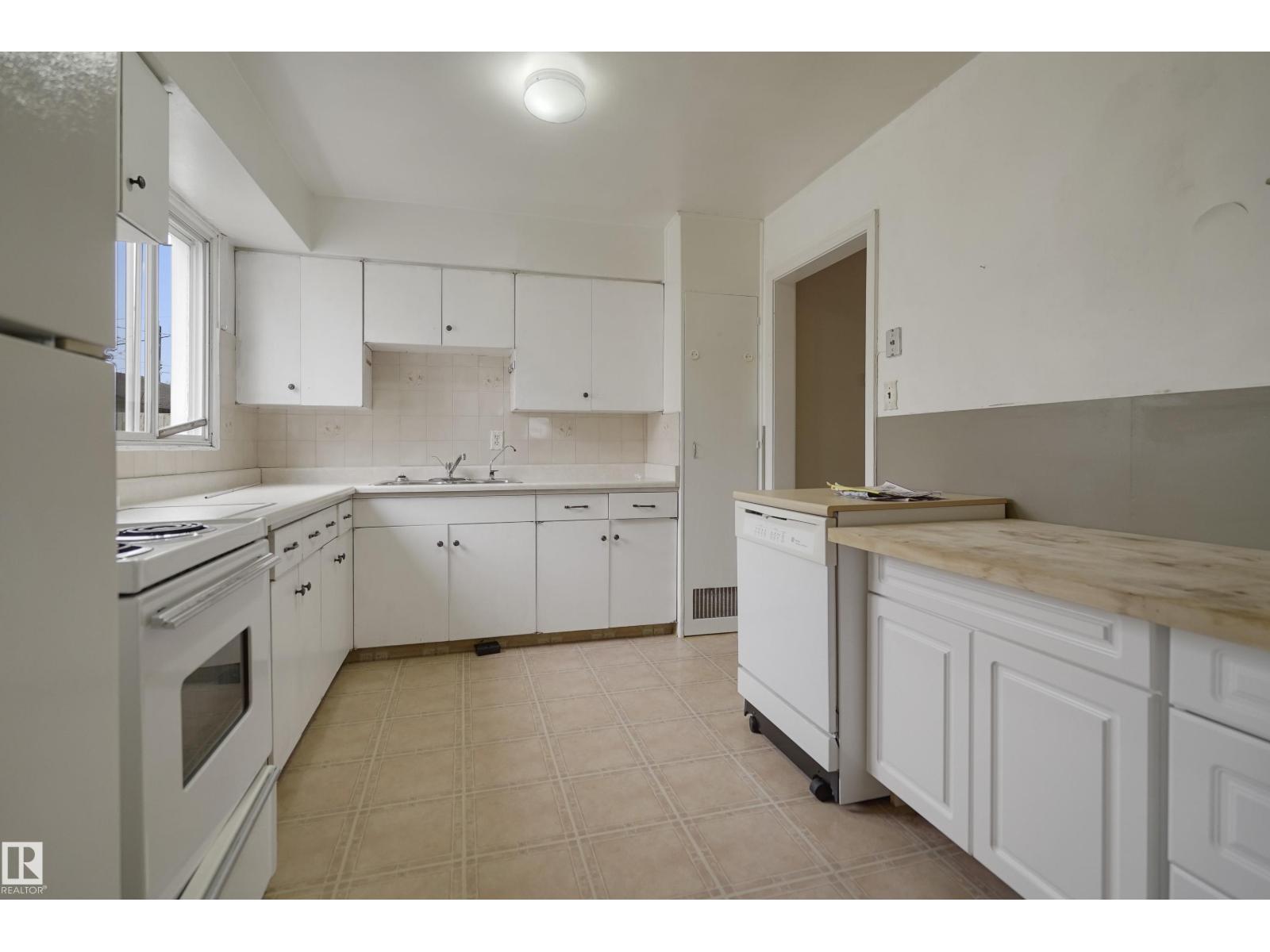 13324 131A AV NW - 9