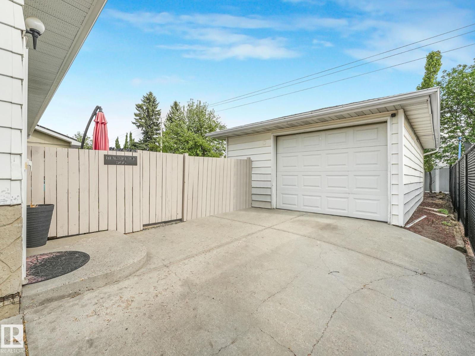 1040 MOYER DR - 18