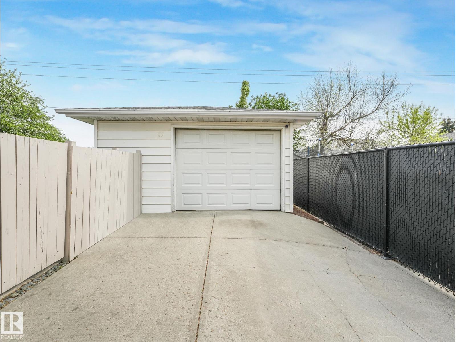 1040 MOYER DR - 19
