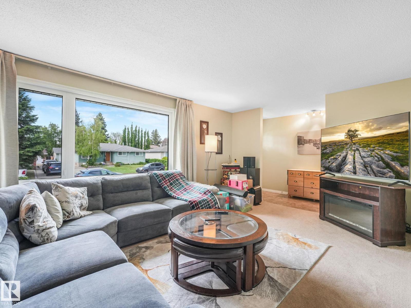1040 MOYER DR - Image 2