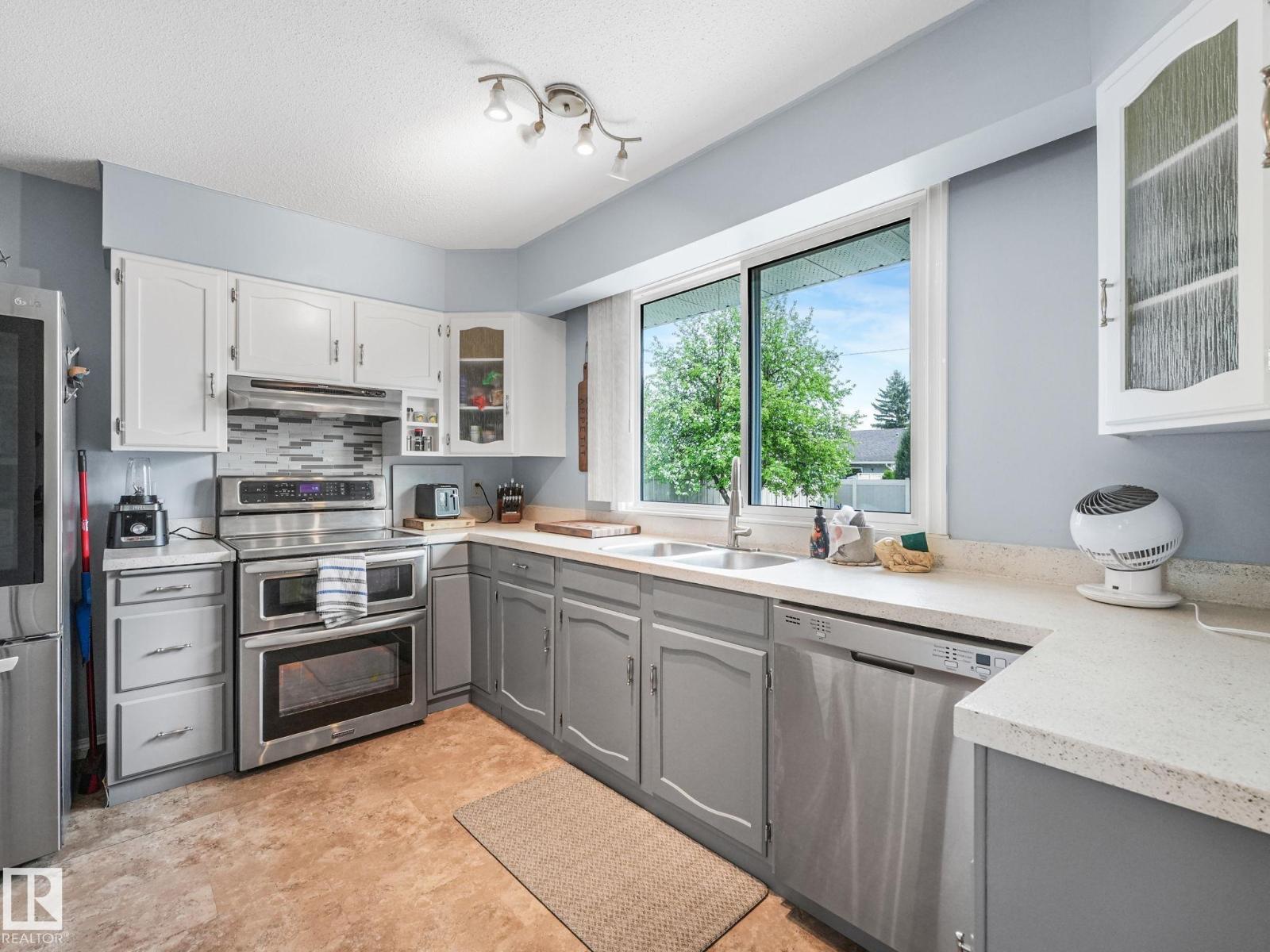 1040 MOYER DR - 5