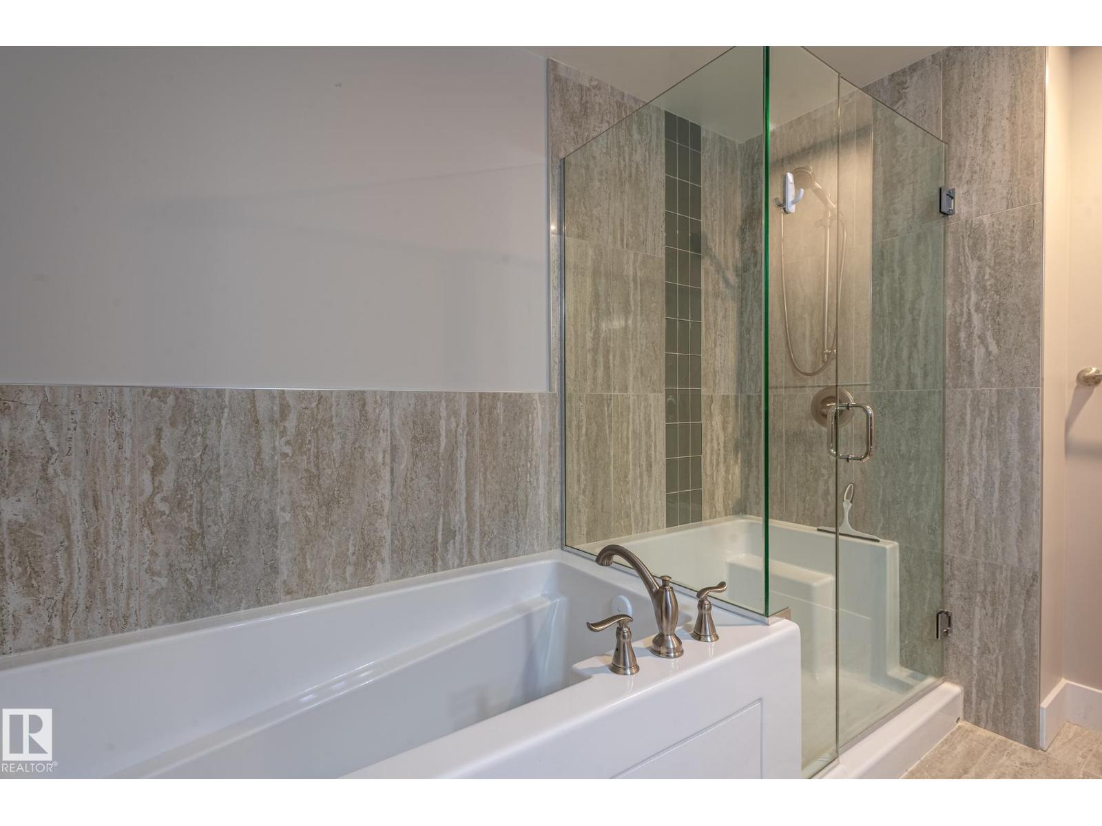 #706 200 Bellerose DR - 18