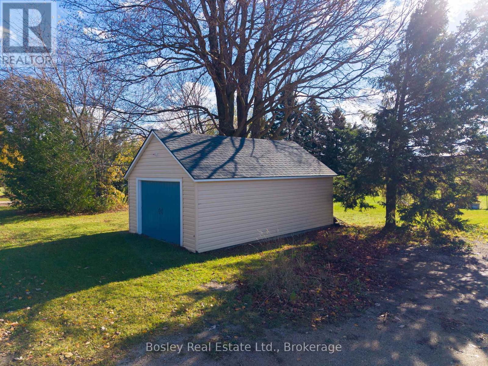 726004 22B SIDE ROAD - 46