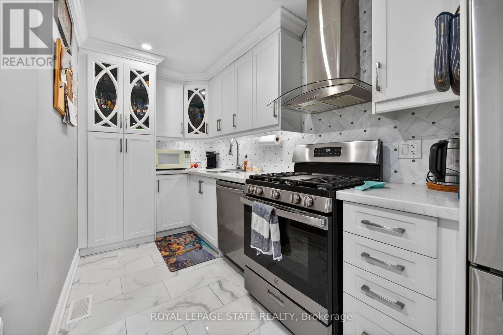 219 HESS STREET S - 14