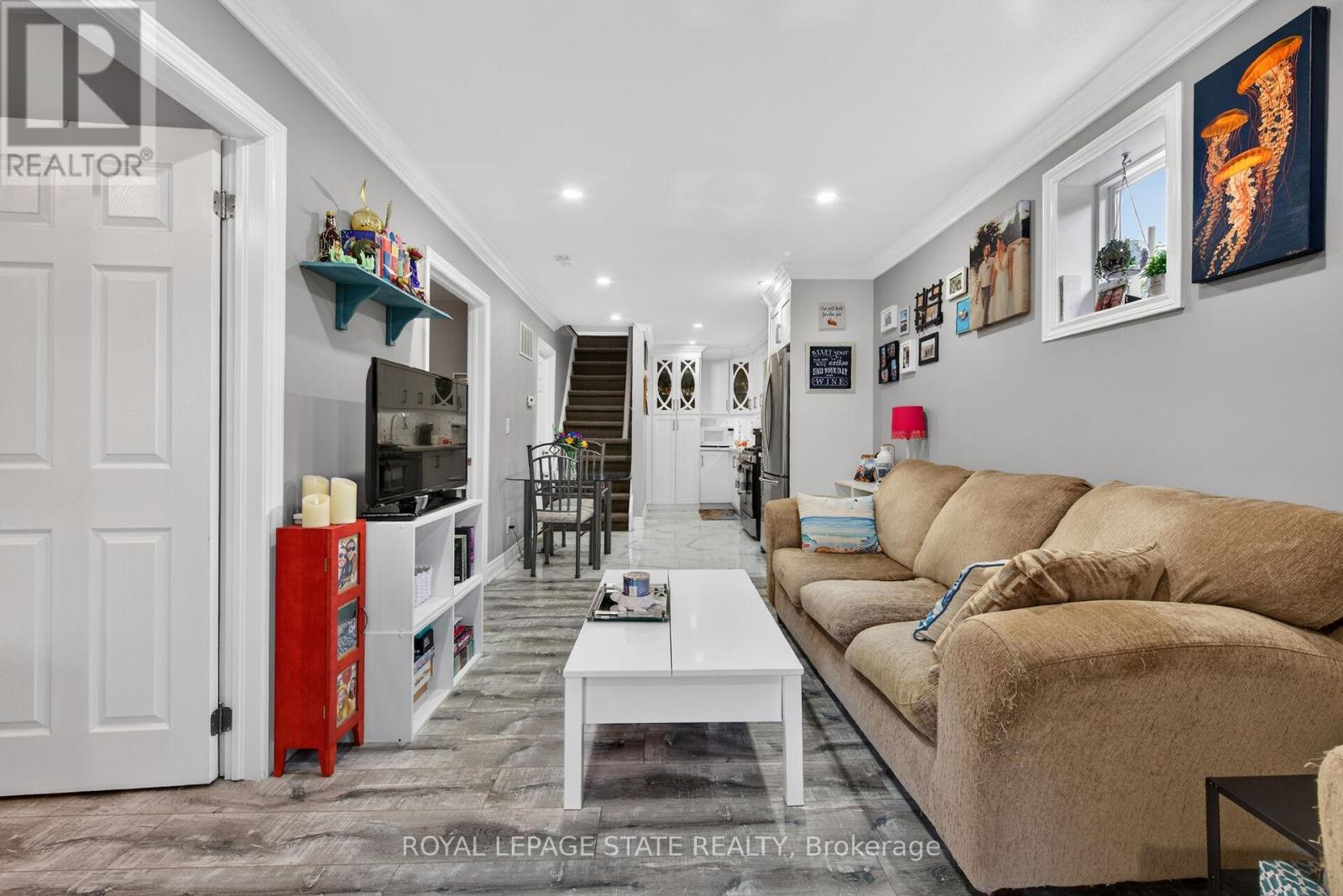 219 HESS STREET S - 15