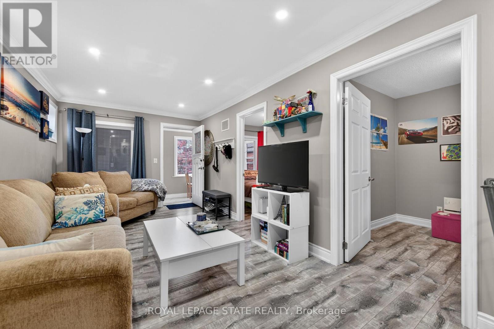 219 HESS STREET S - 18