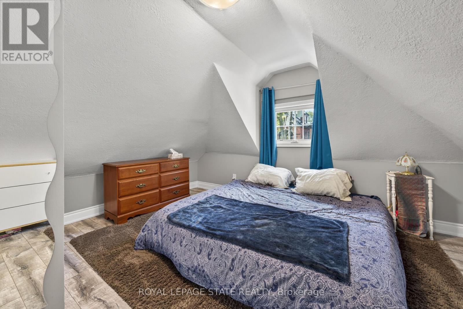 219 HESS STREET S - 27