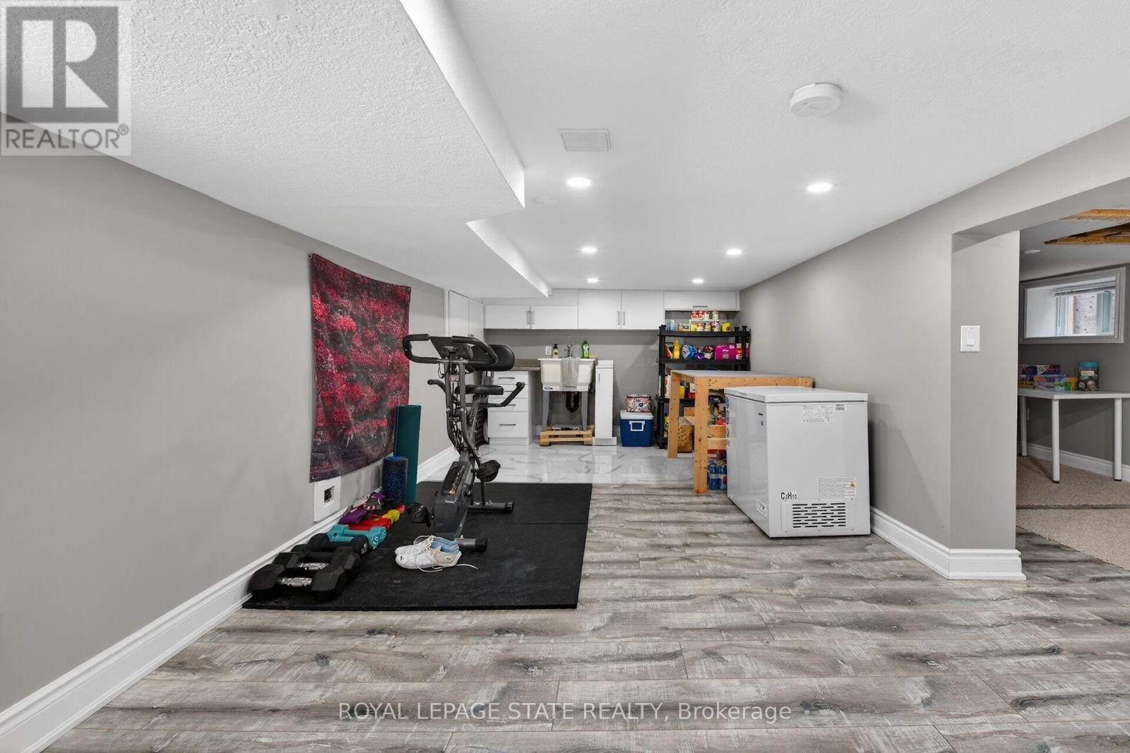 219 HESS STREET S - 33