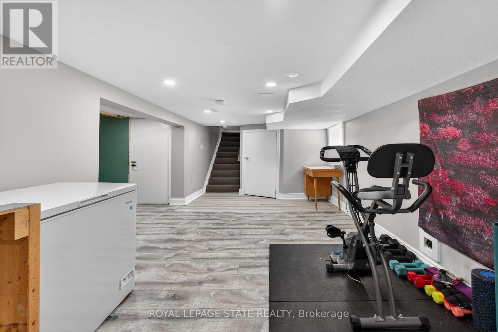 219 HESS STREET S - 35