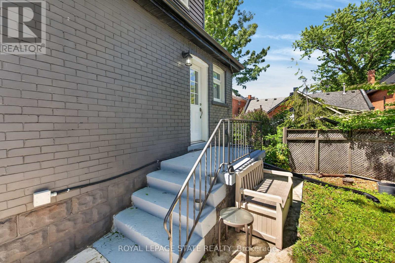 219 HESS STREET S - 39