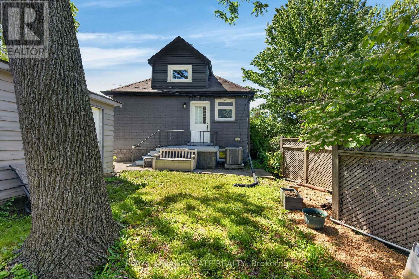 219 HESS STREET S - 43