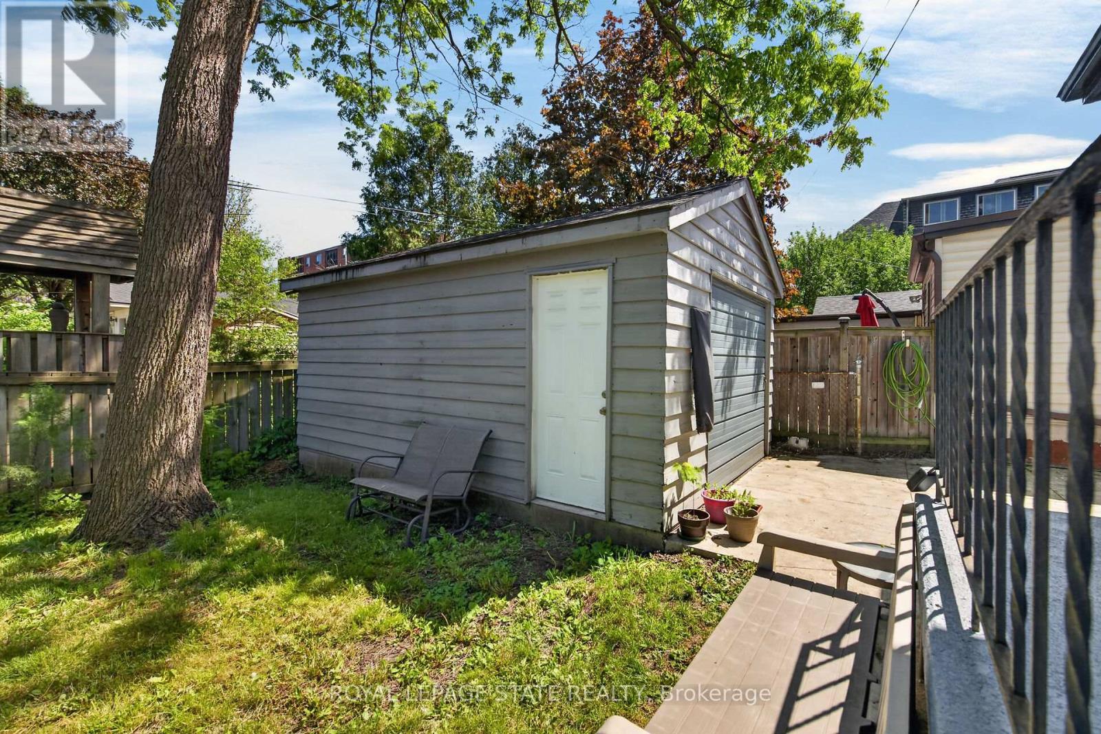 219 HESS STREET S - 44