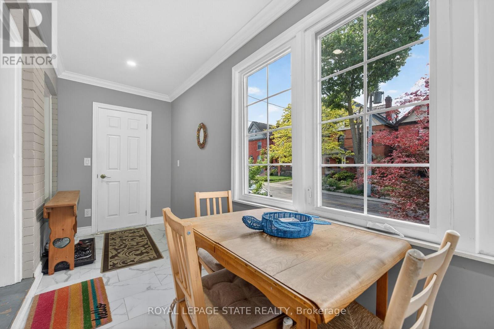 219 HESS STREET S - 7