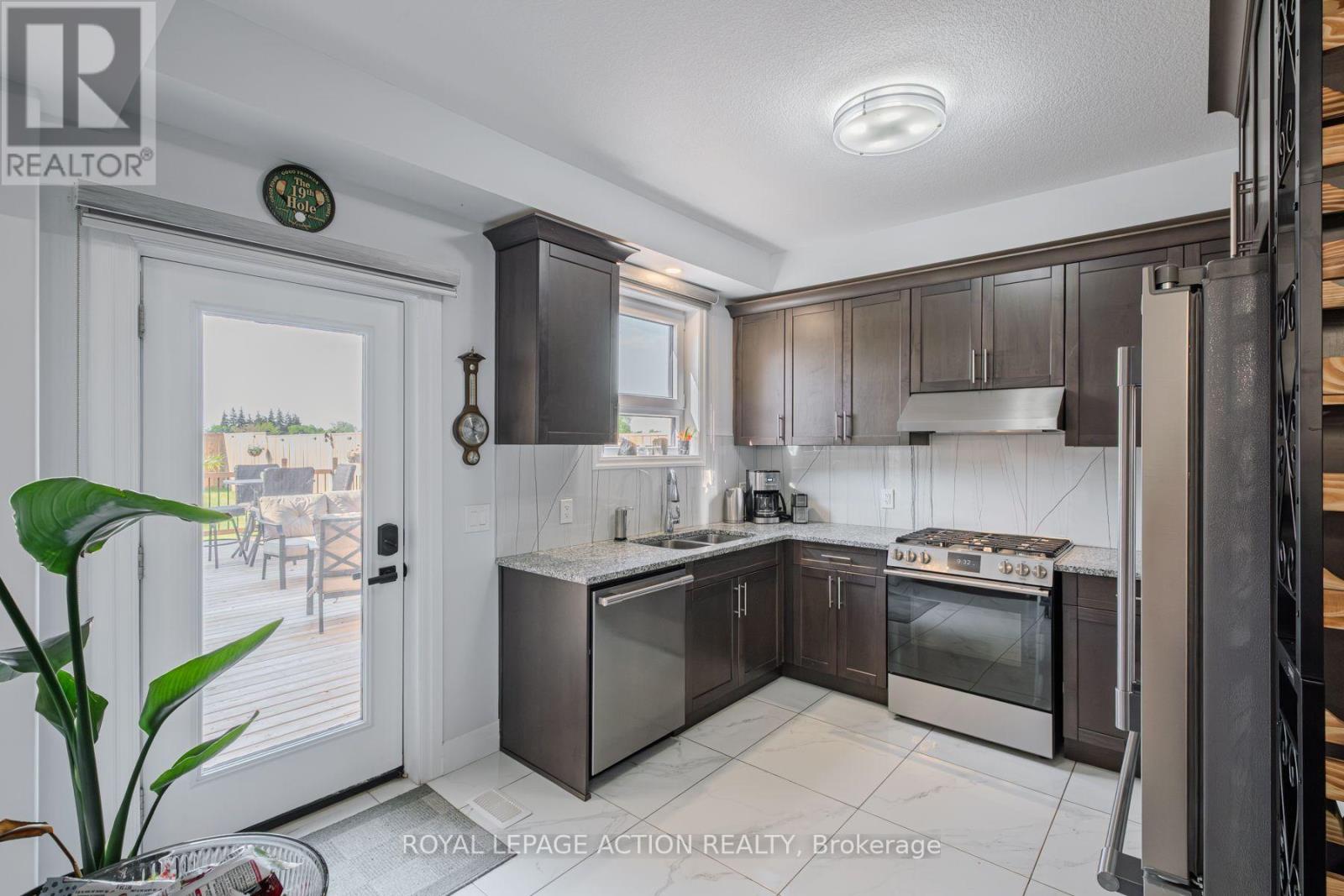 87 GRANDVILLE CIRCLE - 12