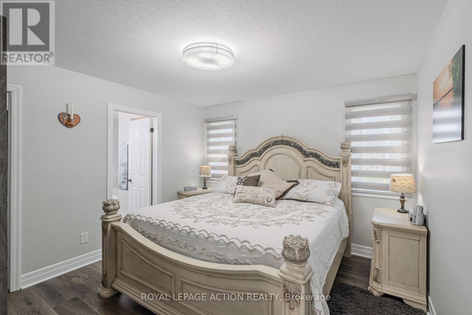 87 GRANDVILLE CIRCLE - 19