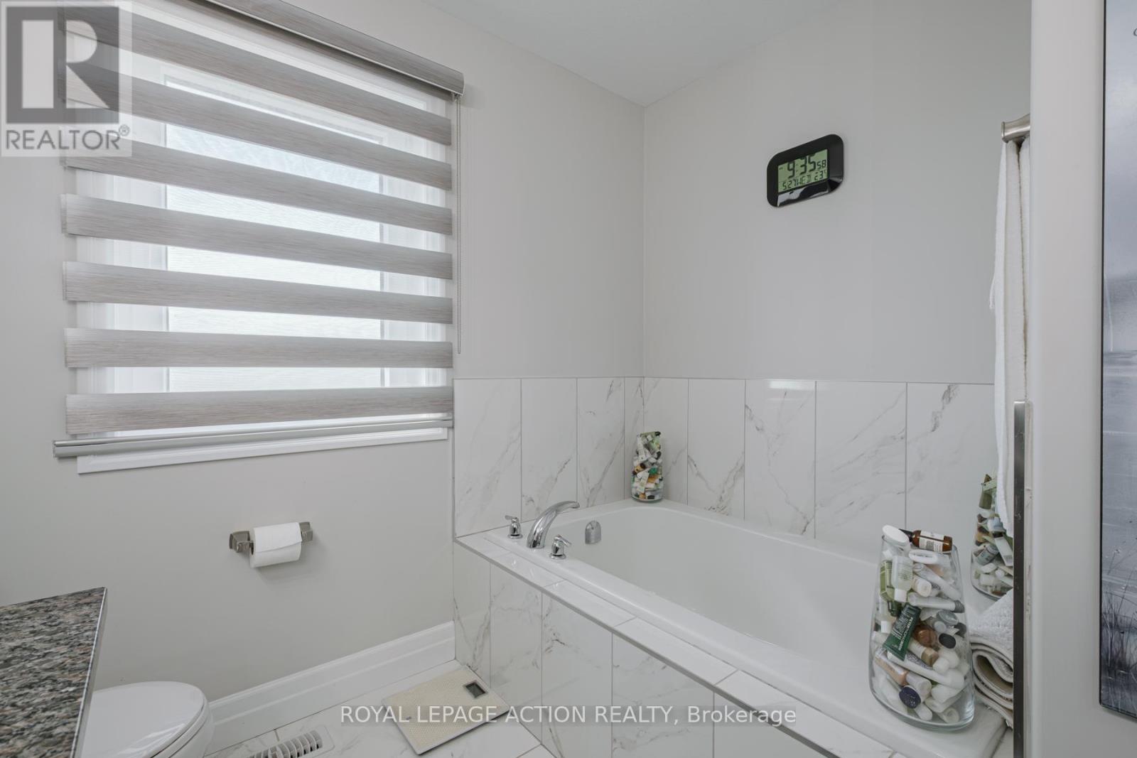 87 GRANDVILLE CIRCLE - 22
