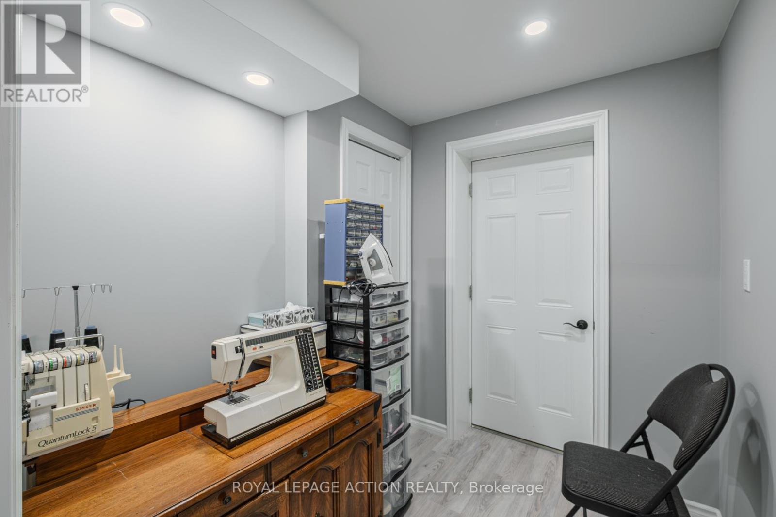 87 GRANDVILLE CIRCLE - 27