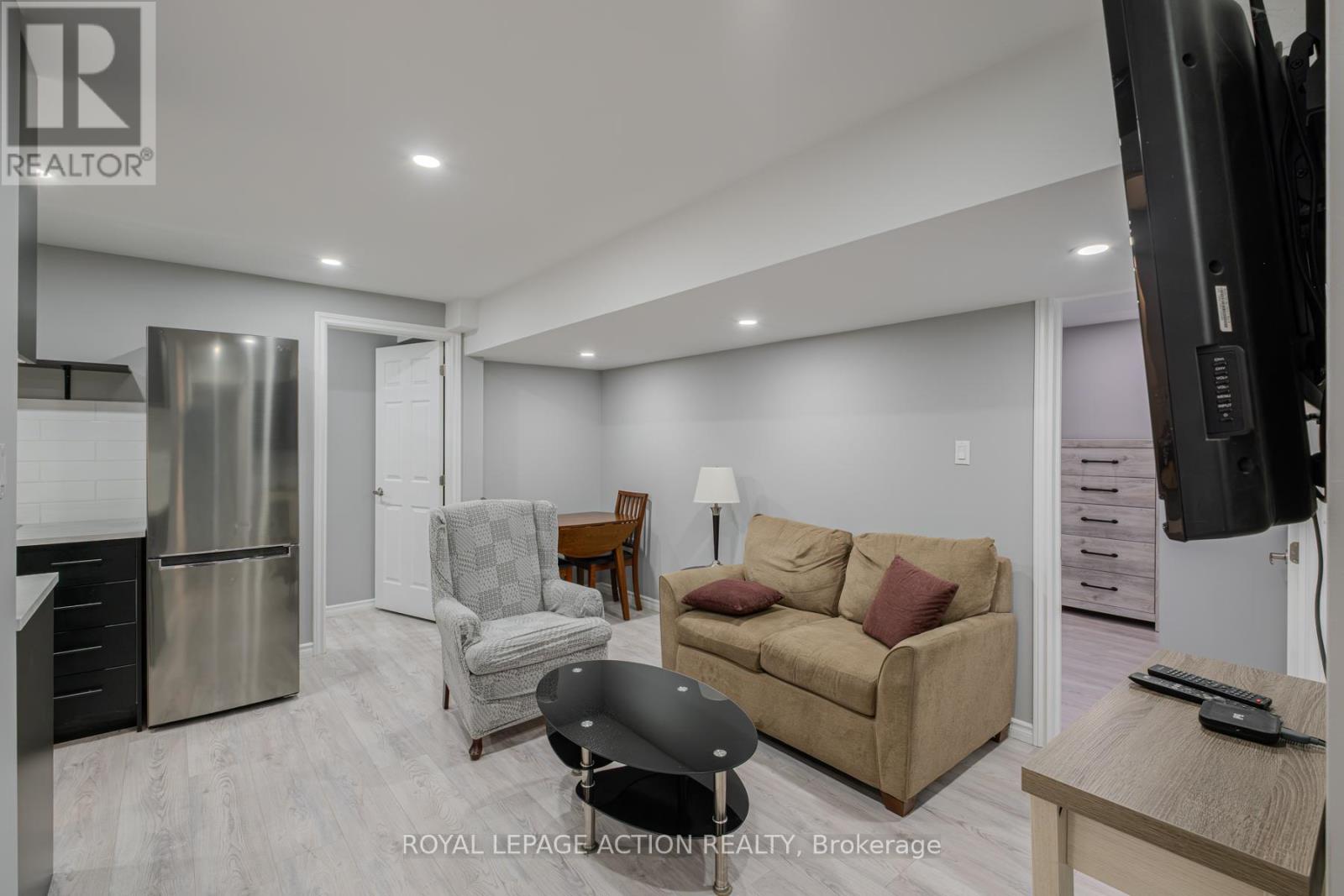 87 GRANDVILLE CIRCLE - 29