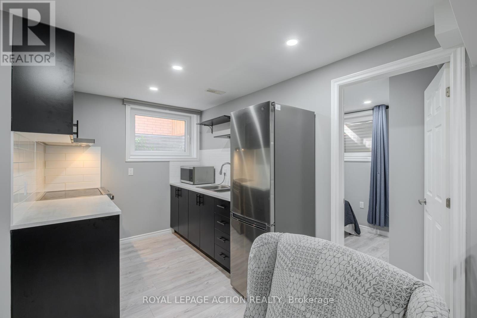 87 GRANDVILLE CIRCLE - 32