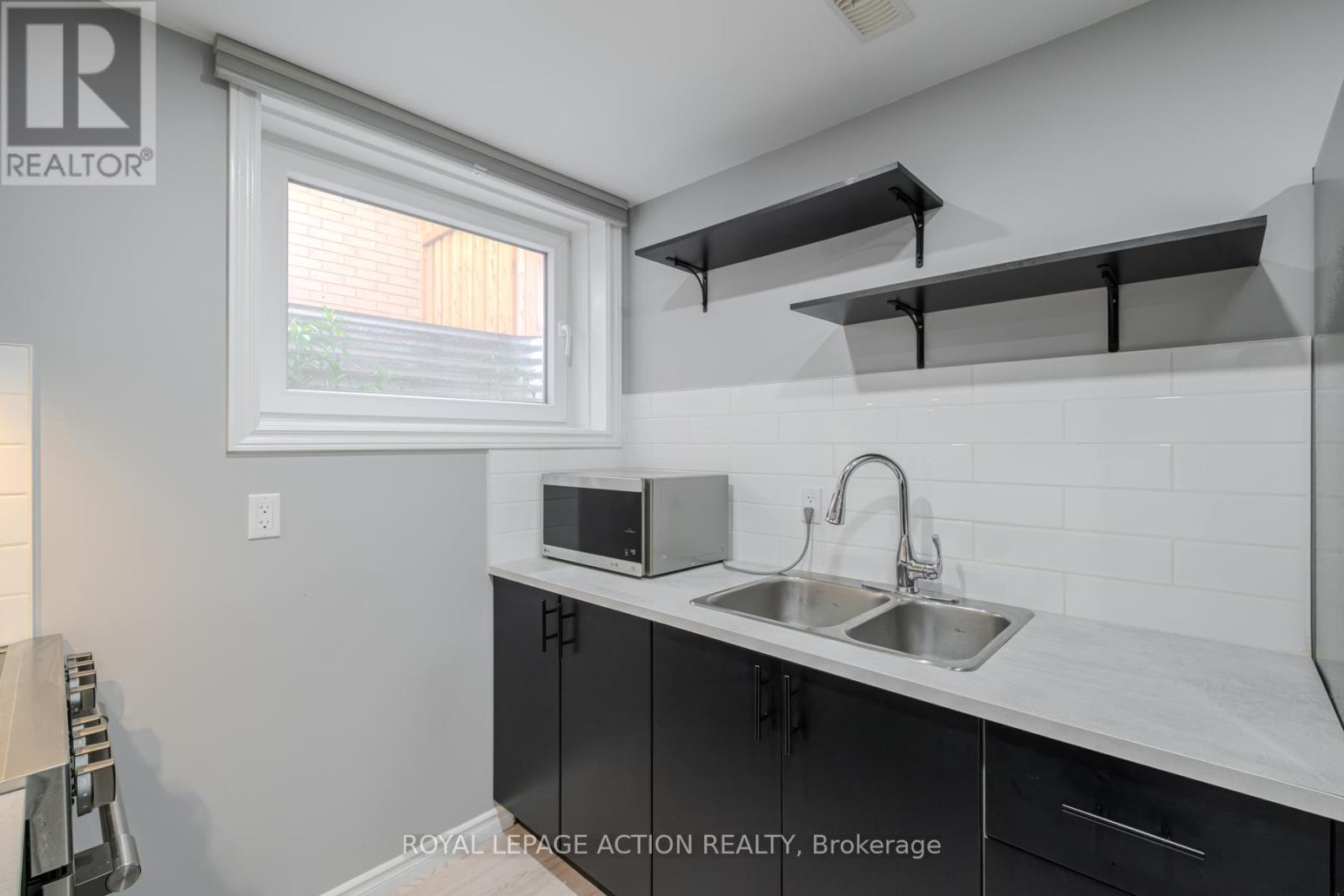 87 GRANDVILLE CIRCLE - 33