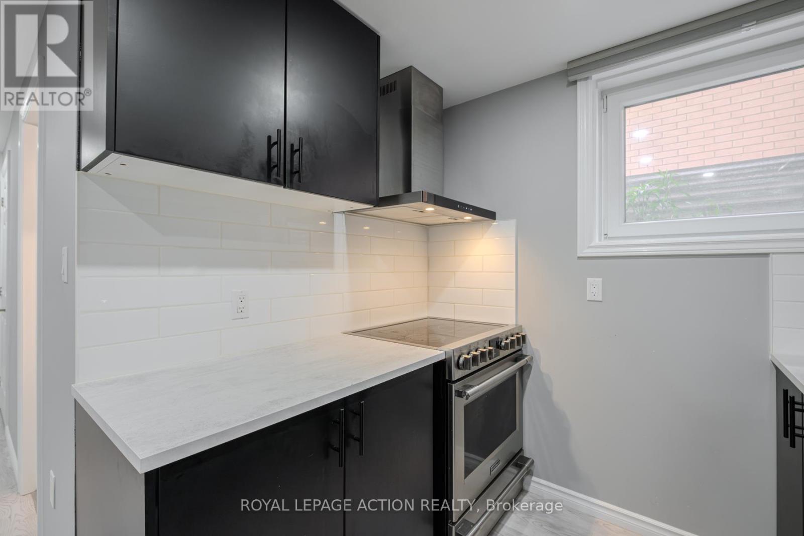 87 GRANDVILLE CIRCLE - 34