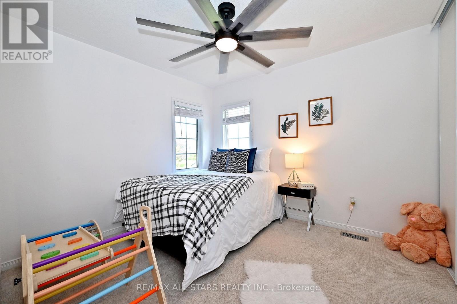 647 TRAILVIEW DRIVE - 39