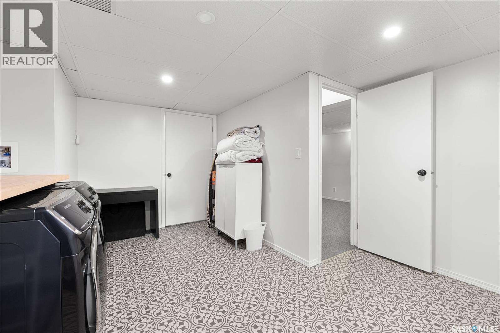 8628 THURSTON CRESCENT - 35