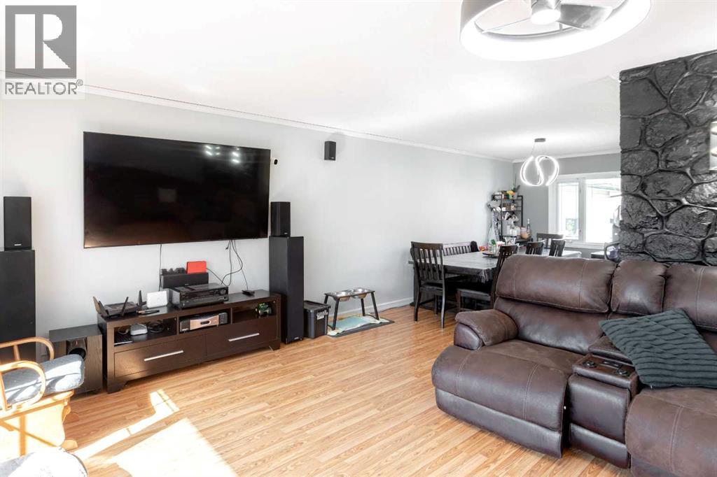 9811 95 Street - 10