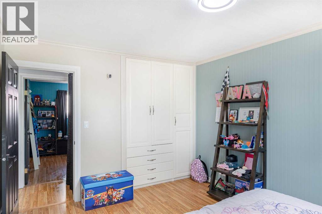 9811 95 Street - 16