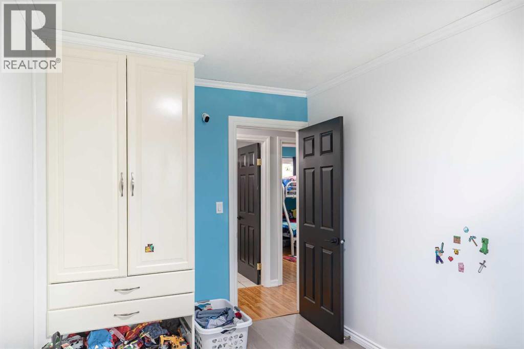 9811 95 Street - 20