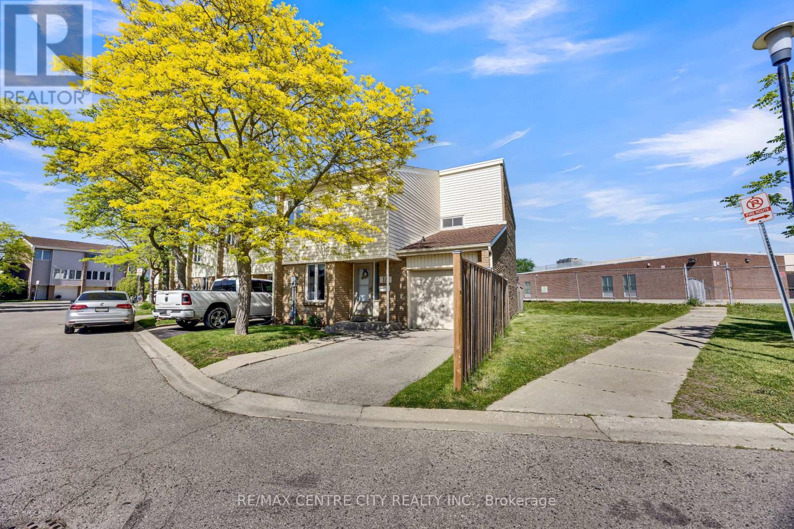 18 - 700 OSGOODE DRIVE