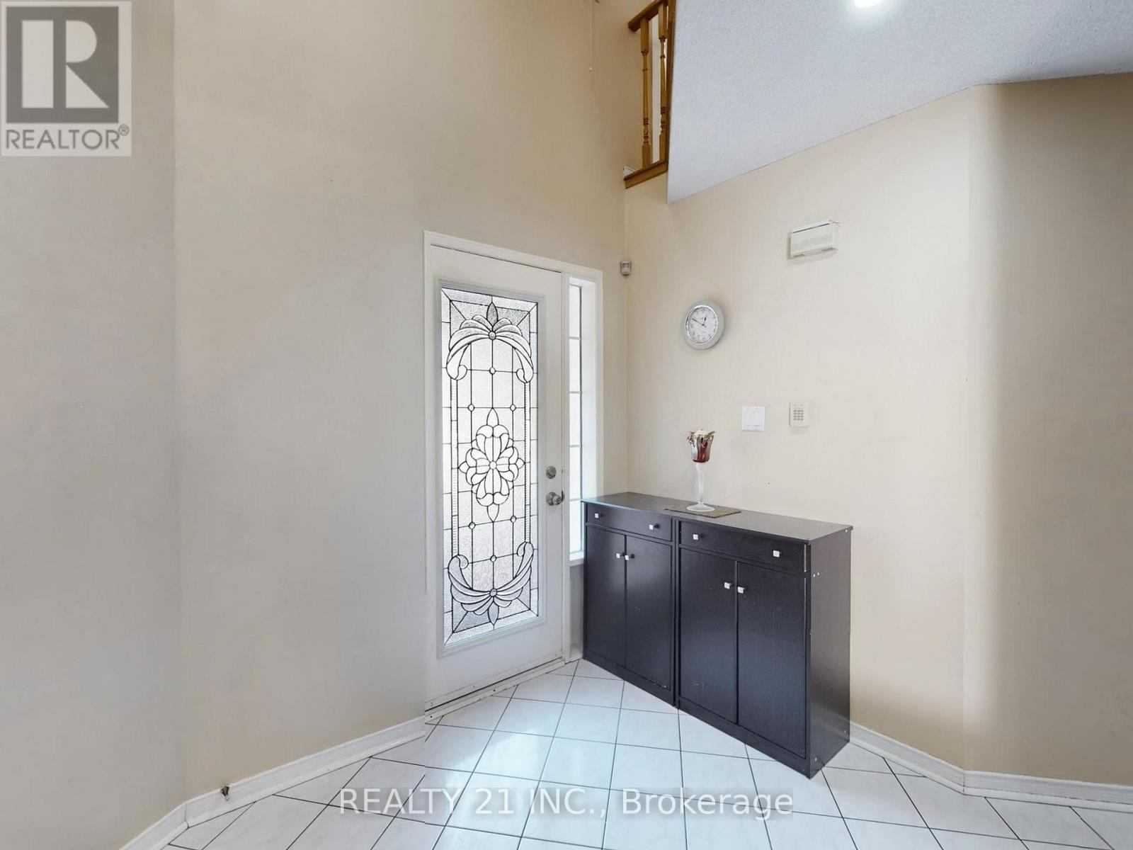 11 ILES STREET W - 15