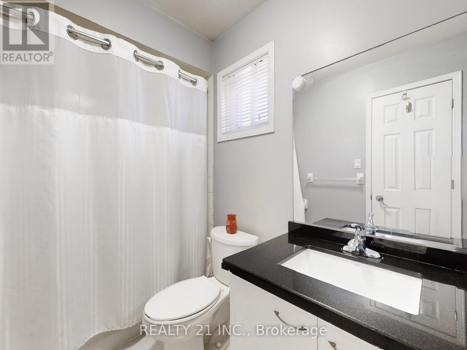 11 ILES STREET W - 31