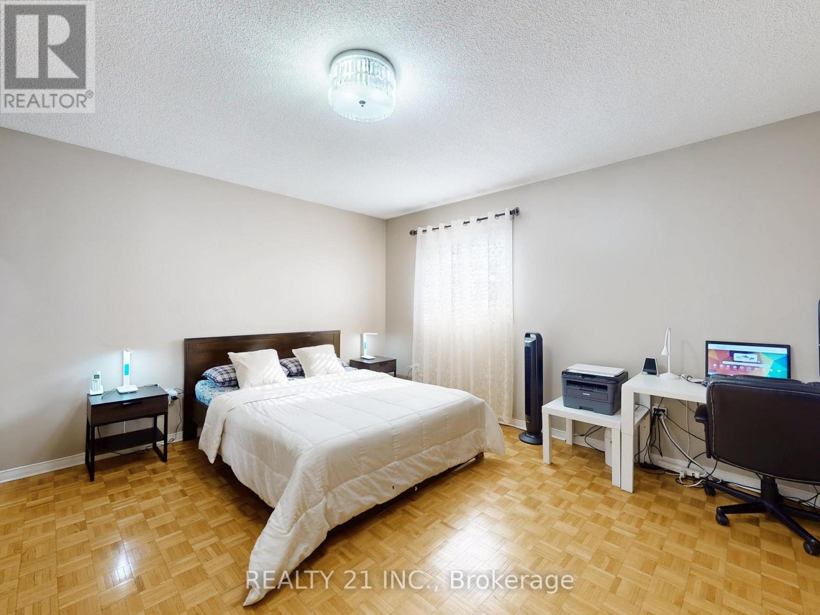 11 ILES STREET W - 20