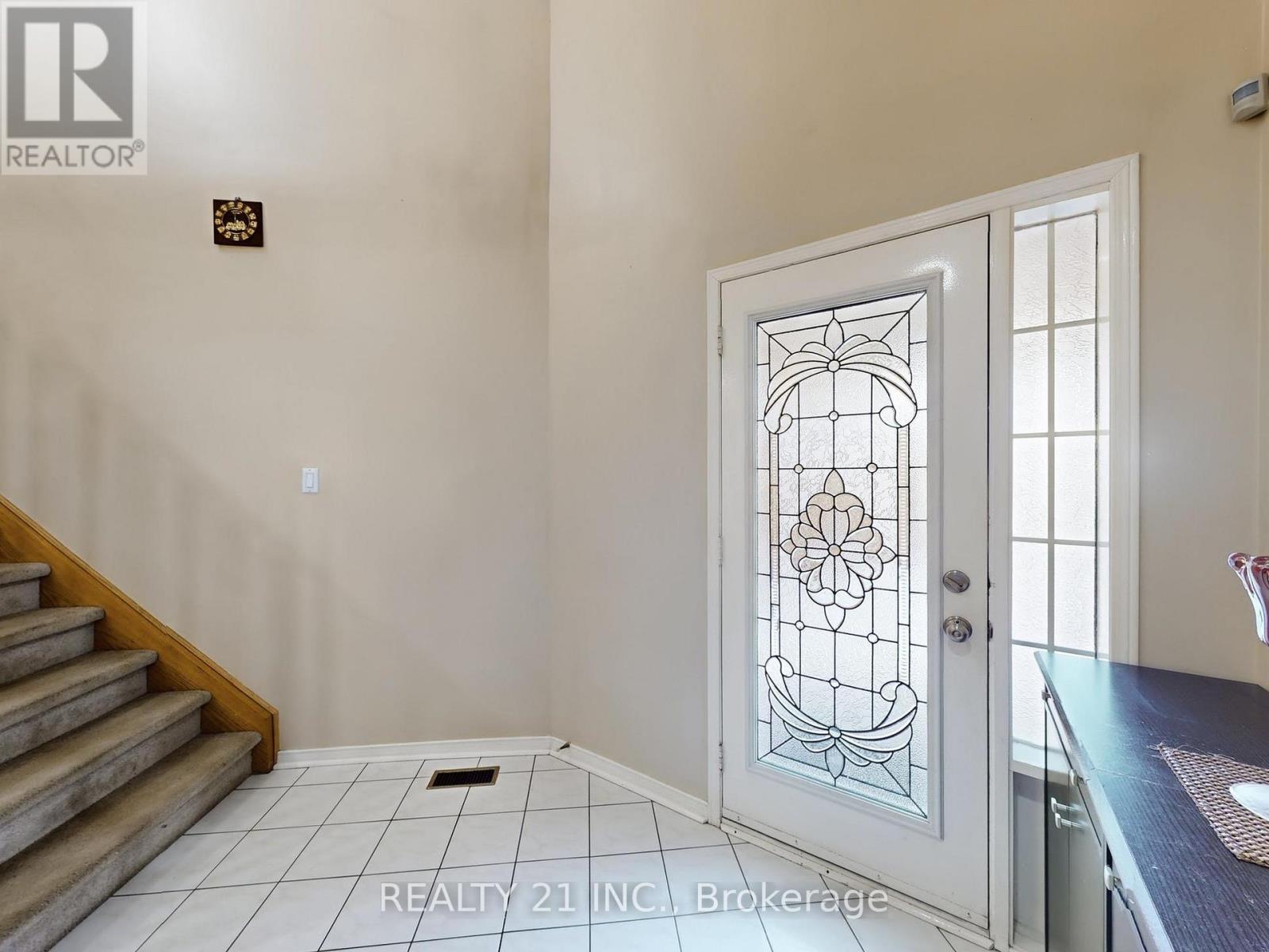 11 ILES STREET W - 16