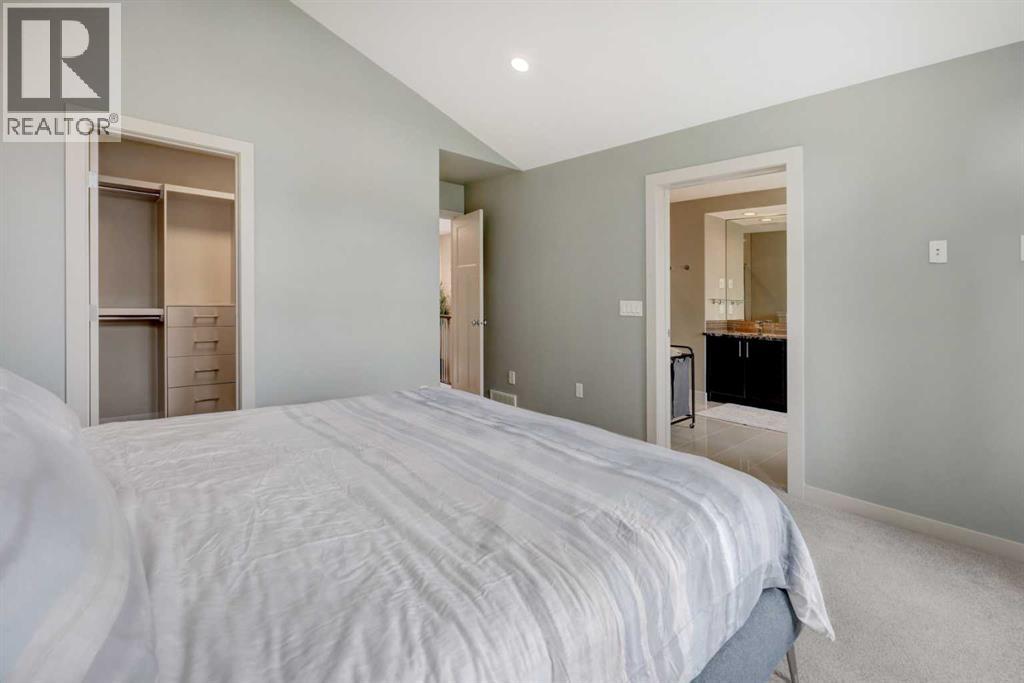 4520B 17 Avenue NW - 12