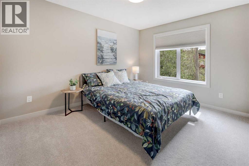 4520B 17 Avenue NW - 17
