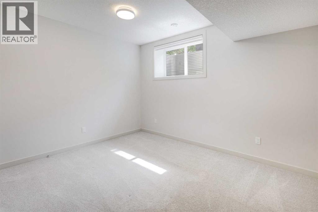 4520B 17 Avenue NW - 25