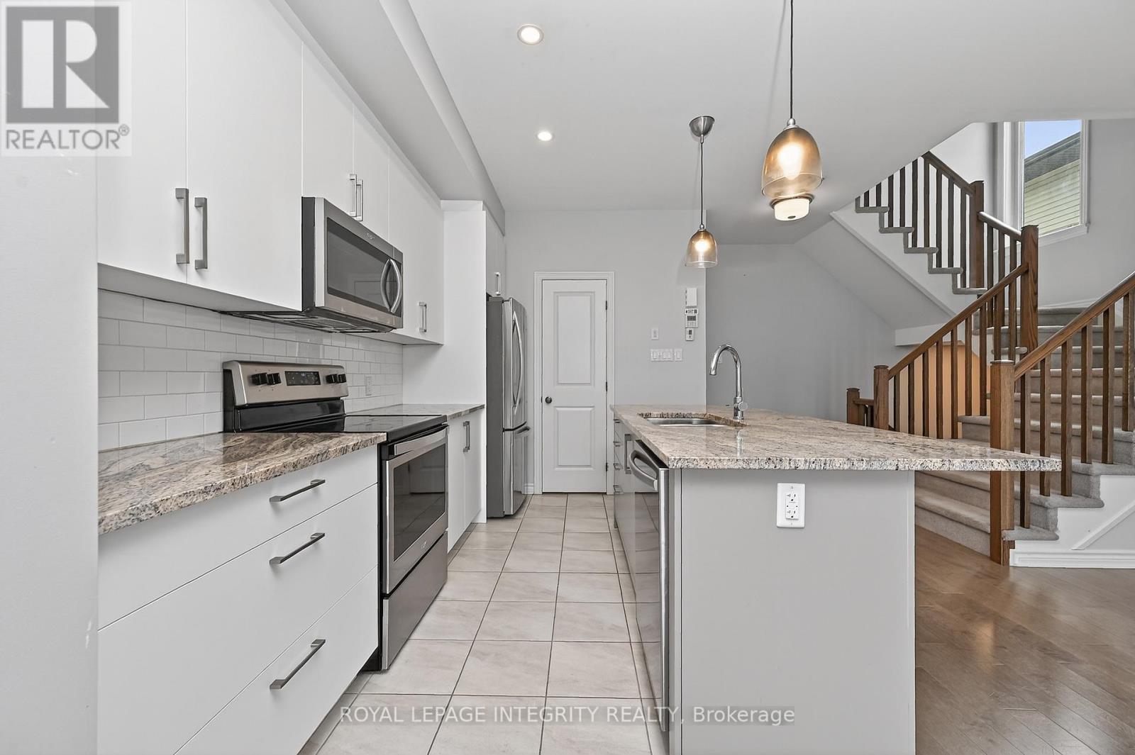 520 STADACONE ROW - 10
