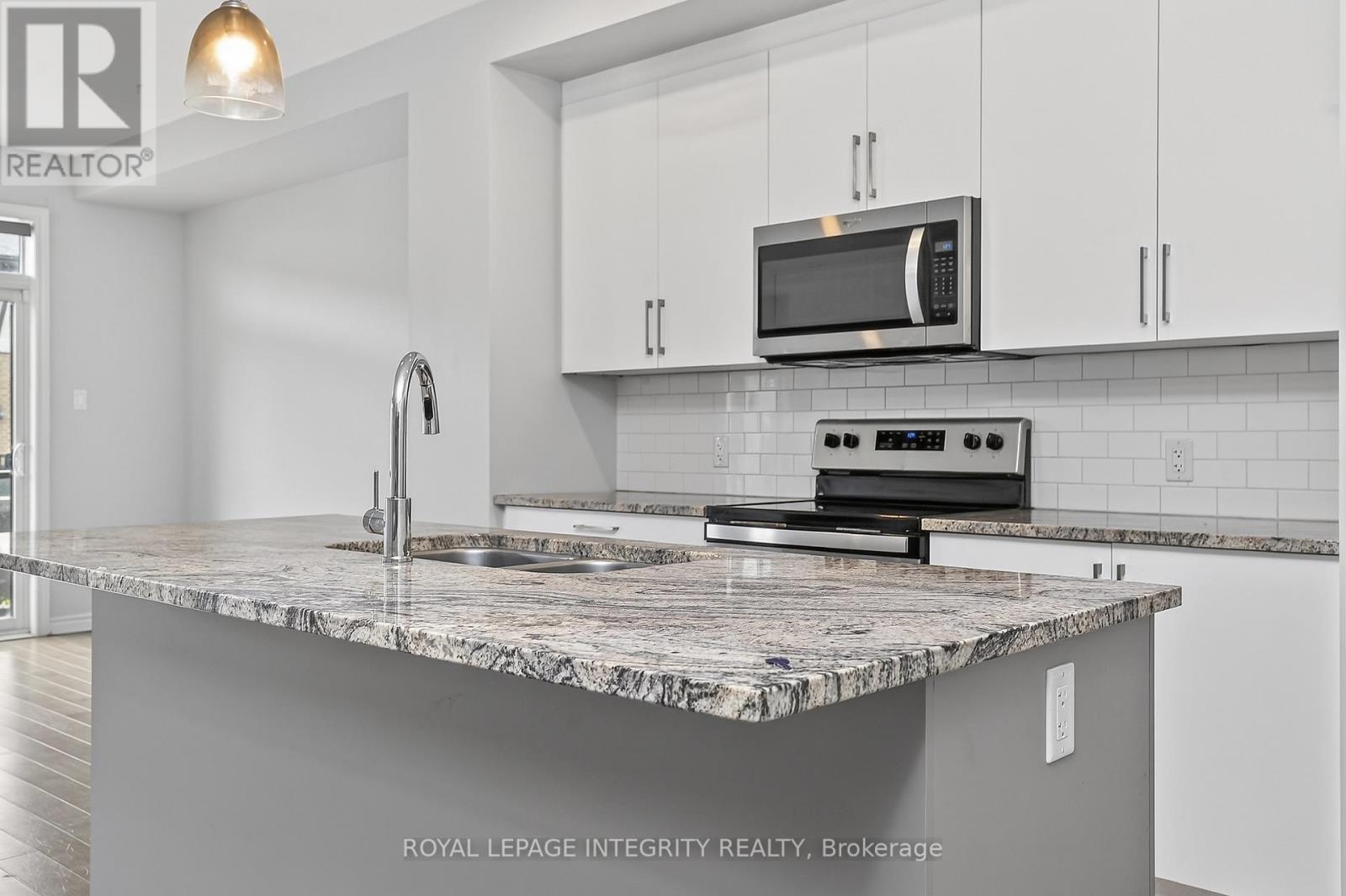 520 STADACONE ROW - 14