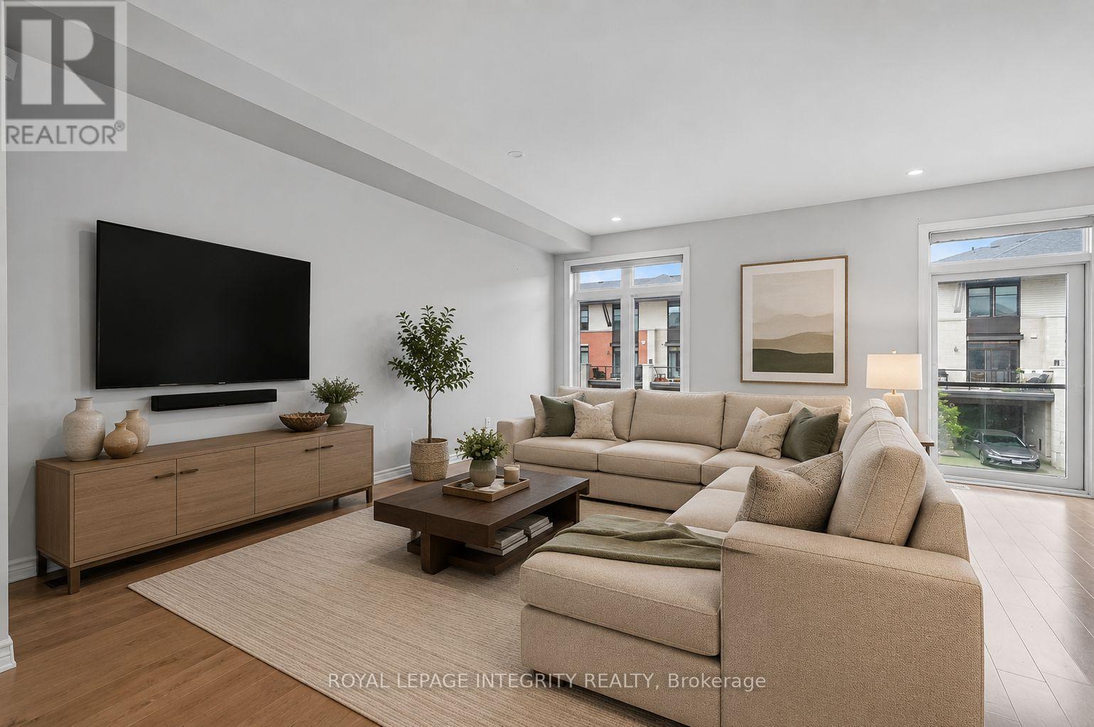 520 STADACONE ROW - 23