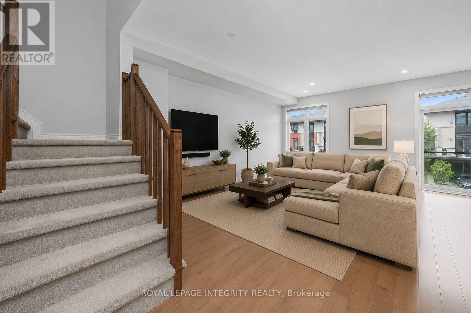 520 STADACONE ROW - 24