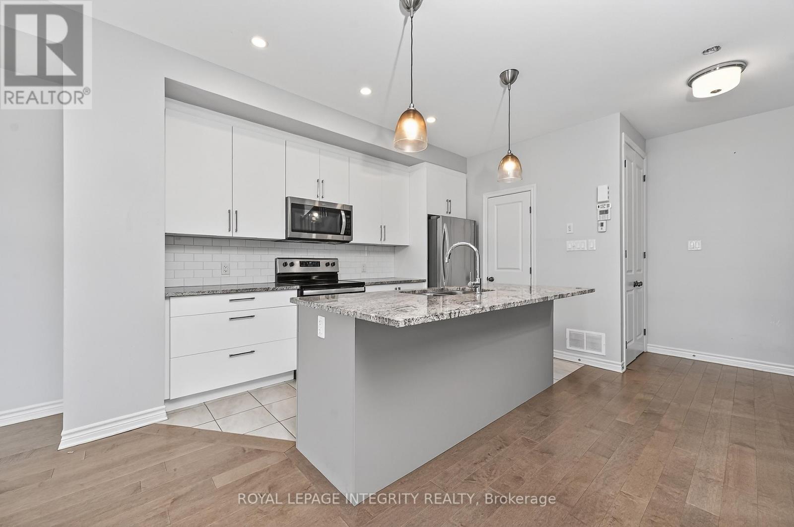 520 STADACONE ROW - 43