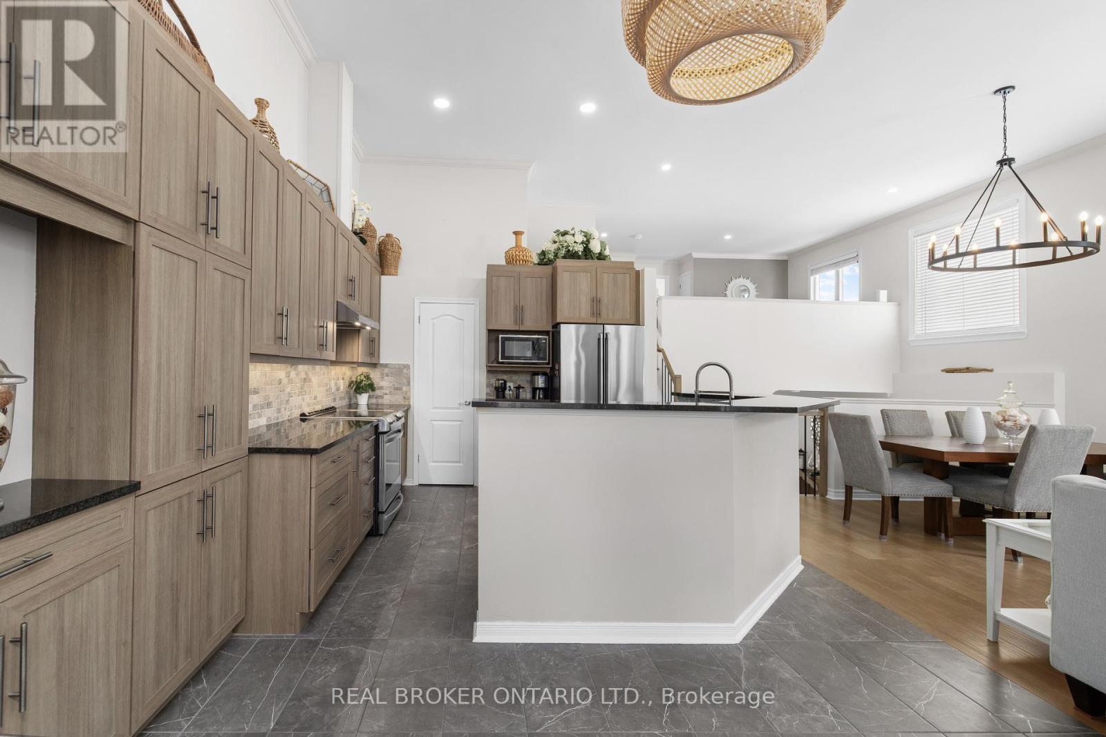 124 MACASSA CIRCLE - 17